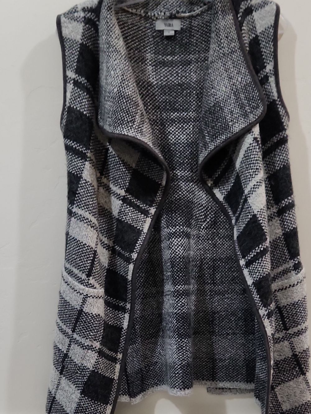 Yuna Black & White Plaid Open-Front Sleeveless Vest